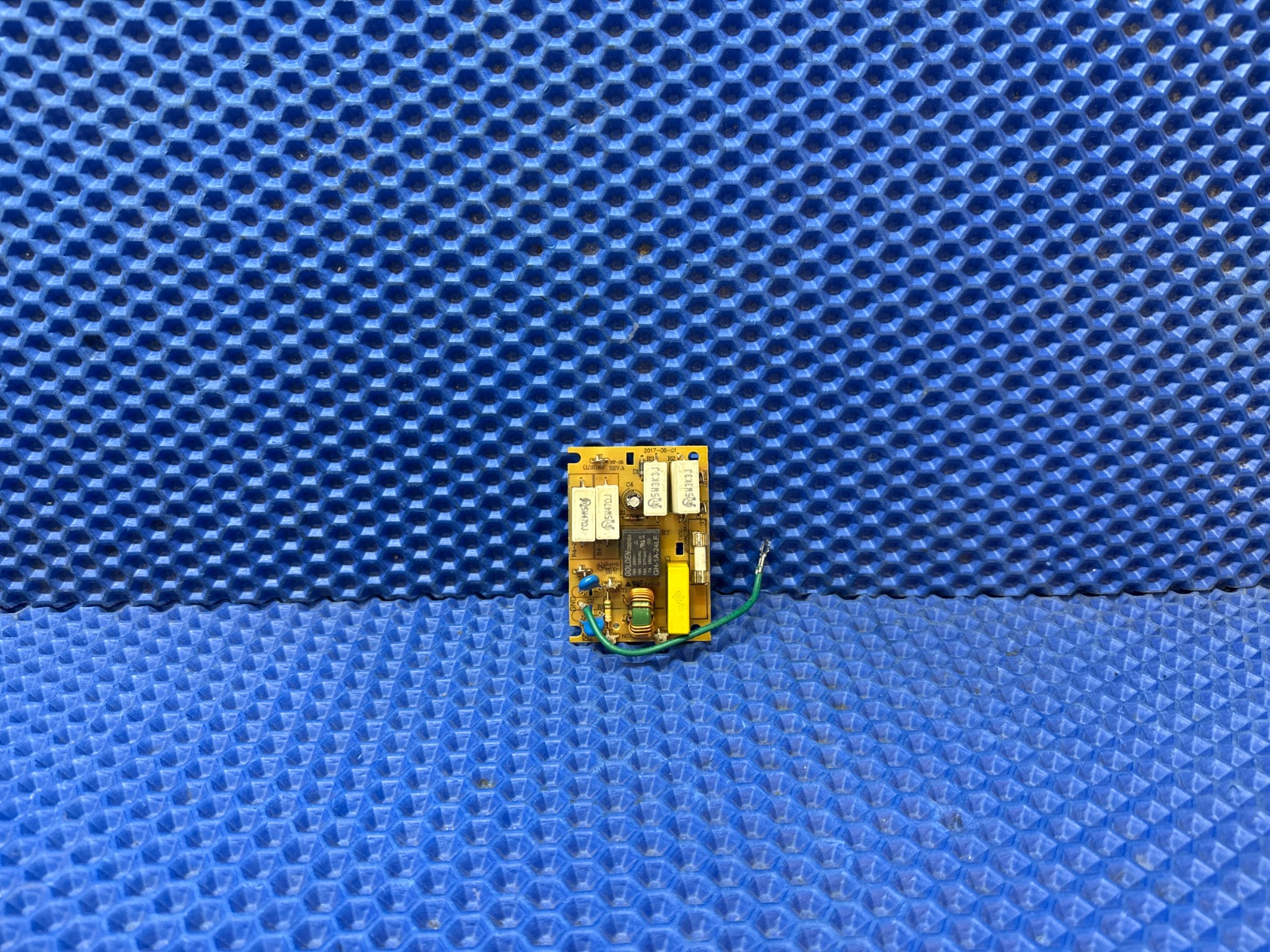 Сетевой фильтр СВЧ NF-05